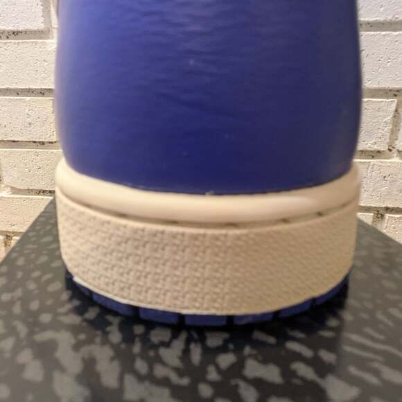 Nike Air Jordan 1 Retro High “Hyper Royal” 555088-401 Men's Size 10.5 *PREOWNED* - Picture 3 of 16